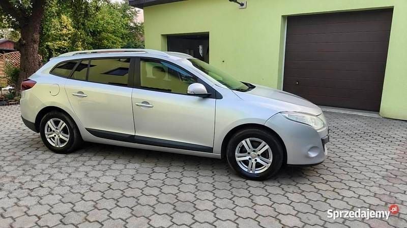 Używany Renault Mégane GrandTour 2010 Srebrny Kombi