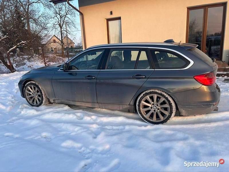 Używany BMW 320 Sport Line 2013 Szary Kombi