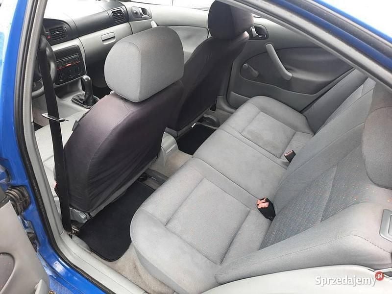 Szary Używany 2003 Skoda Octavia Hatchback | 4900 zł (Uczciwa cena) - Obraz 1/4