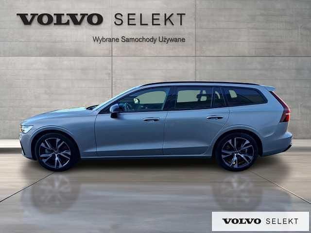 Używany Volvo V60 197 KM (144 kW) 2025 Szary Kombi