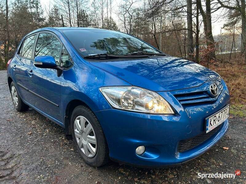 Używany 2010 Toyota Auris | 25 900 zł - Obraz 1/4
