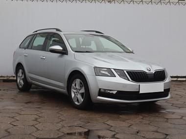 Srebrny Używany 2018 Skoda Octavia Kombi | 46 499 zł (Uczciwa cena) - Obraz 1/4