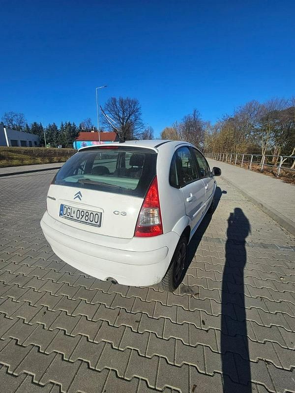 Używany Citroën C3 68 KM (50 kW) 2010 Biały Hatchback
