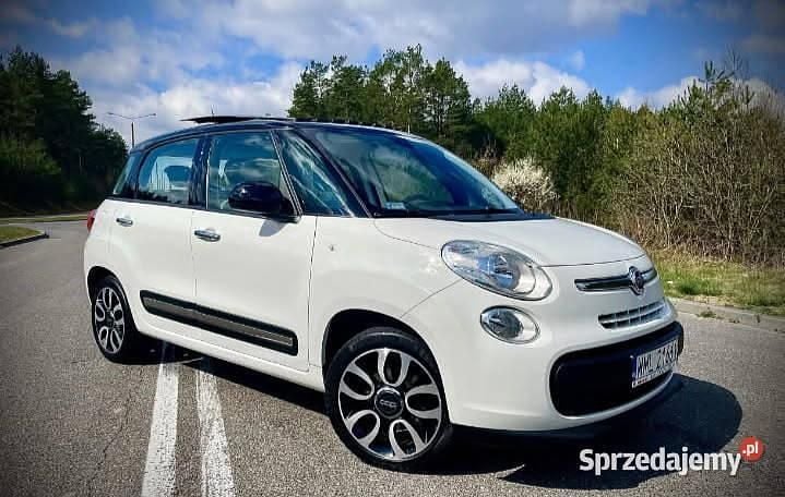 Biały Używany 2013 Fiat 500L Minivan | 25 300 zł (Uczciwa cena) - Obraz 1/4