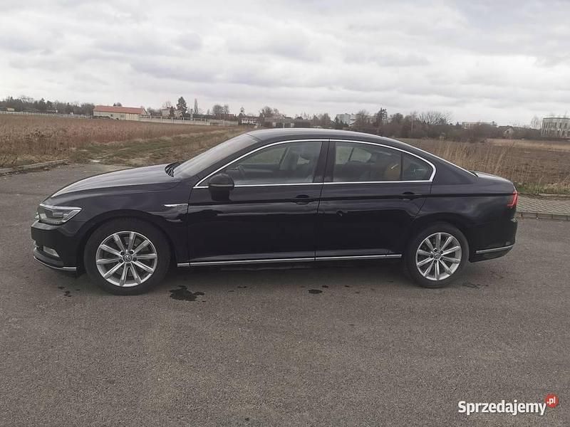 Czarny Używany 2015 VW Passat Sedan/Limuzyna | 54 900 zł (Drogi) - Obraz 1/4