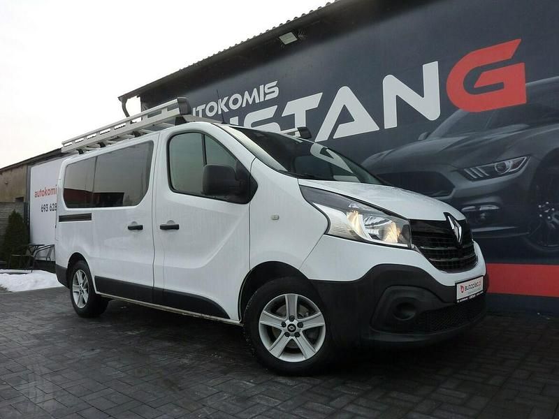 Używany Renault Trafic 120 KM (88 kW) 2021 Biały Minivan