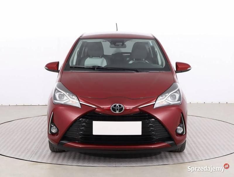 Bordowy Używany 2017 Toyota Yaris Hatchback | 48 999 zł (Uczciwa cena) - Obraz 1/4