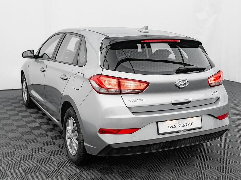 Używany Hyundai i30 110 KM (80 kW) 2022 Srebrny (metalik) Hatchback