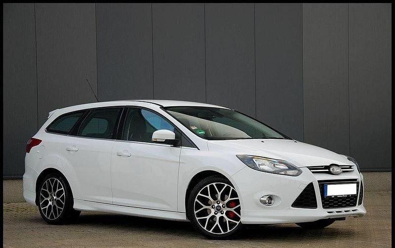 Używany Ford Focus ST-Line 2013 Biały Kombi