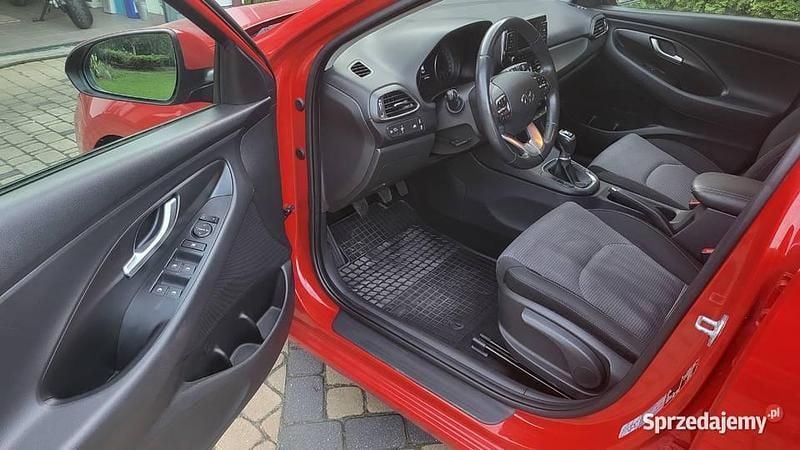 Używany Hyundai i30 2018 Czerwony Kombi