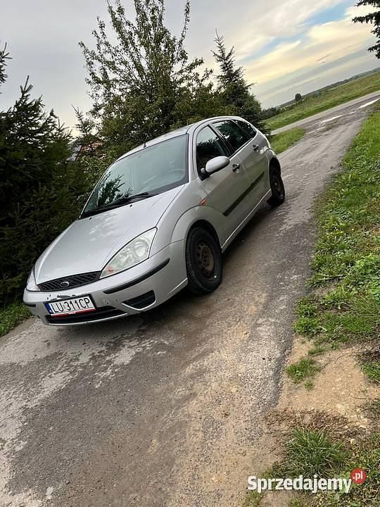 Używany Ford Focus 2001 Srebrny Hatchback