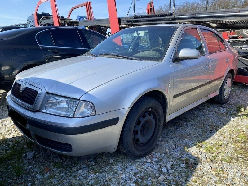 Srebrny Używany 2007 Skoda Octavia Sedan/Limuzyna | 2999 zł - Obraz 1/4