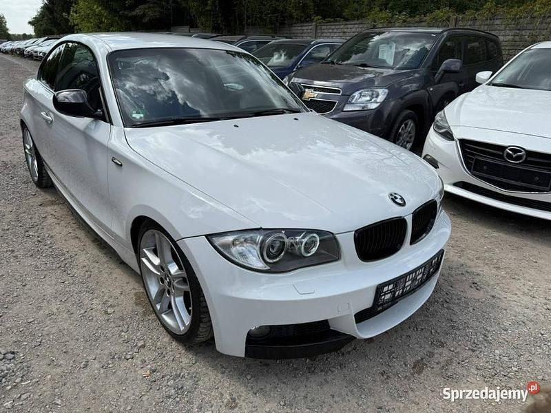 Biały Używany 2010 BMW 120 Coupé Coupe | 27 500 zł - Obraz 1/4