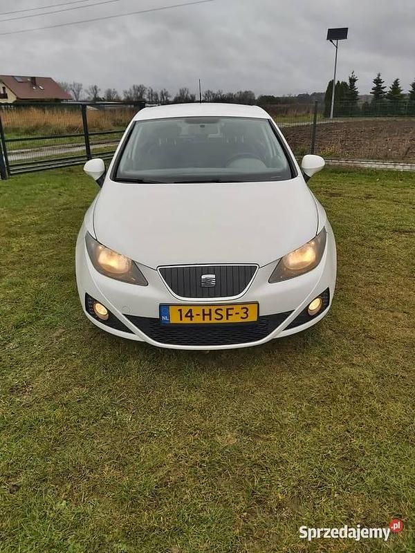 Biały Używany 2011 Seat Ibiza Copa Hatchback | 12 500 zł (Uczciwa cena) - Obraz 1/4