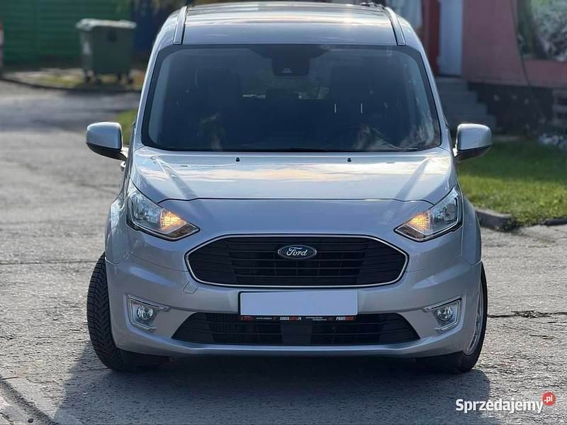 Srebrny Używany 2018 Ford Tourneo Minivan | 62 900 zł - Obraz 1/4