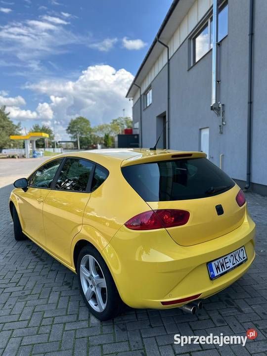 Żółty Używany 2010 Seat Leon Hatchback | 23 999 zł (Dość drogi) - Obraz 1/4
