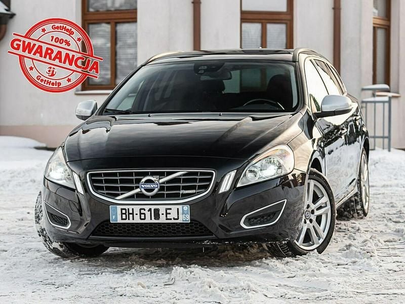 Używany Volvo V60 R-Design 163 KM (119 kW) 2012 Czarny Kombi