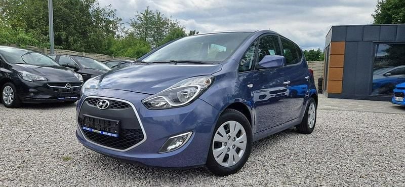 Niebieski ciemny (metalik) Używany 2011 Hyundai ix20 Minivan | 22 900 zł (Dobra cena) - Obraz 1/4