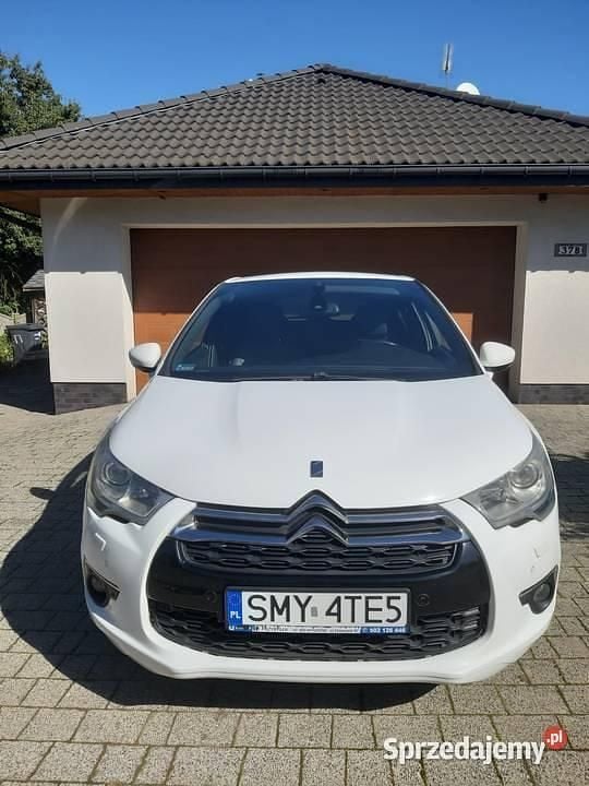 Używany Citroën DS4 2015 Biały Hatchback