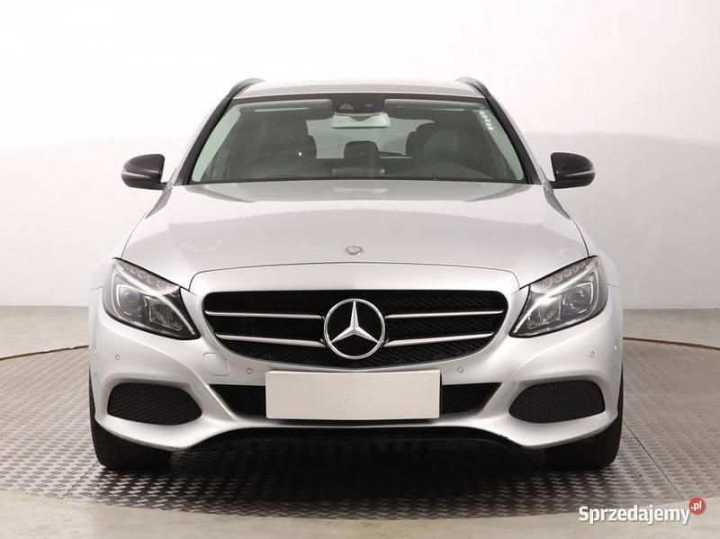 Srebrny Używany 2016 Mercedes C200 Kombi | 83 499 zł (Uczciwa cena) - Obraz 1/4