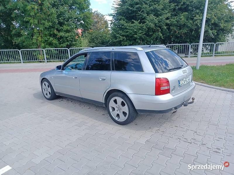 Używany Audi A4 1999 Srebrny Kombi