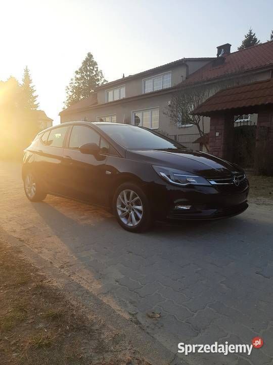 Granatowy Używany 2018 Opel Astra Hatchback | 37 900 zł (Uczciwa cena) - Obraz 1/4