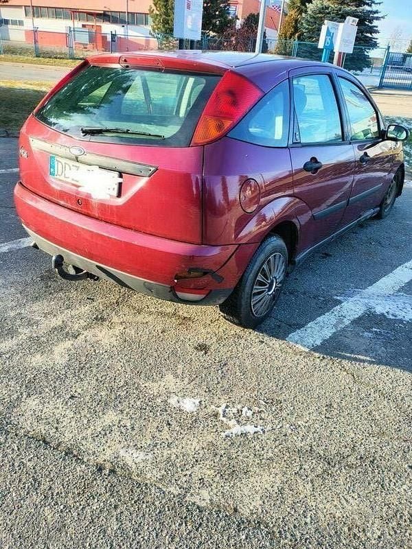 Używany Ford Focus 90 KM (66 kW) 2000 Inny kolor Hatchback