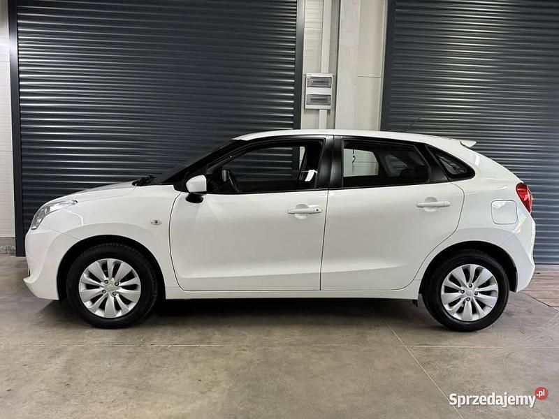 Używany Suzuki Baleno 90 KM (66 kW) 2019 Biały SUV