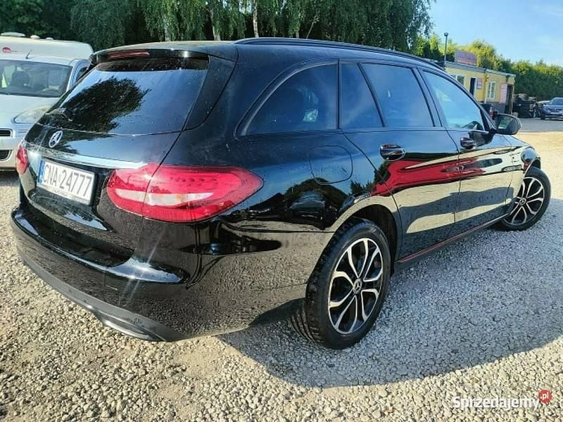 Czarny Używany 2018 Mercedes C200 Kombi | 53 700 zł - Obraz 1/4