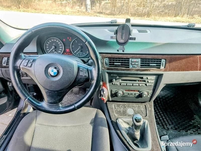 Szary Używany 2006 BMW 318 Sedan/Limuzyna | 17 500 zł (Uczciwa cena) - Obraz 1/4