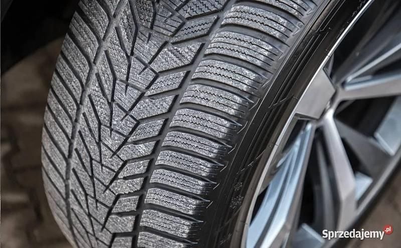 Używany Audi Q8 S-Line 286 KM (210 kW) 2023 Czarny SUV