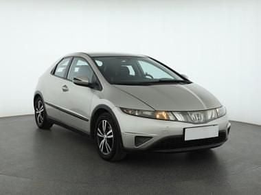 Używany Honda Civic 83 KM (61 kW) 2007 Beżowy Hatchback