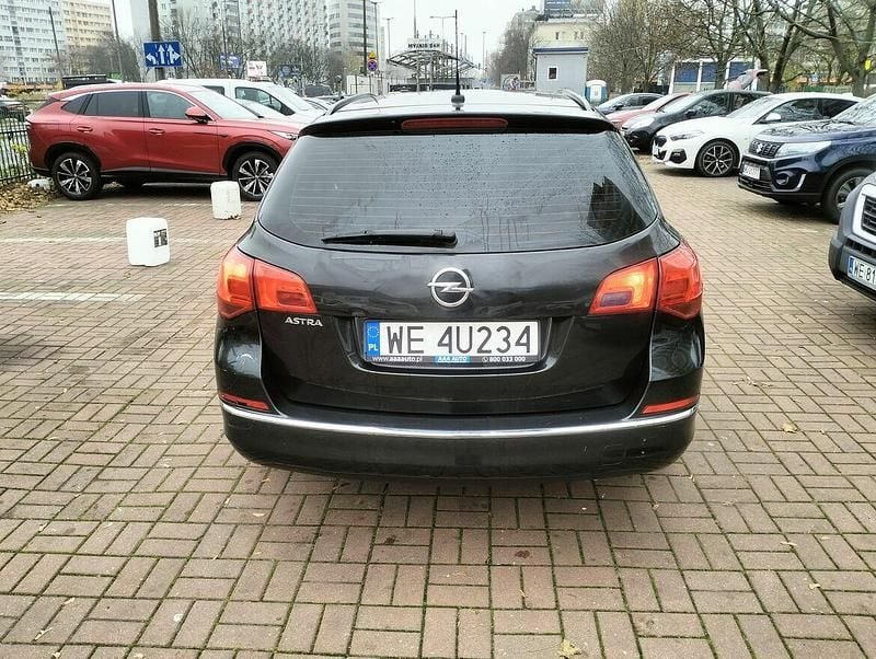 Używany Opel Astra 2013 Czarny Kombi