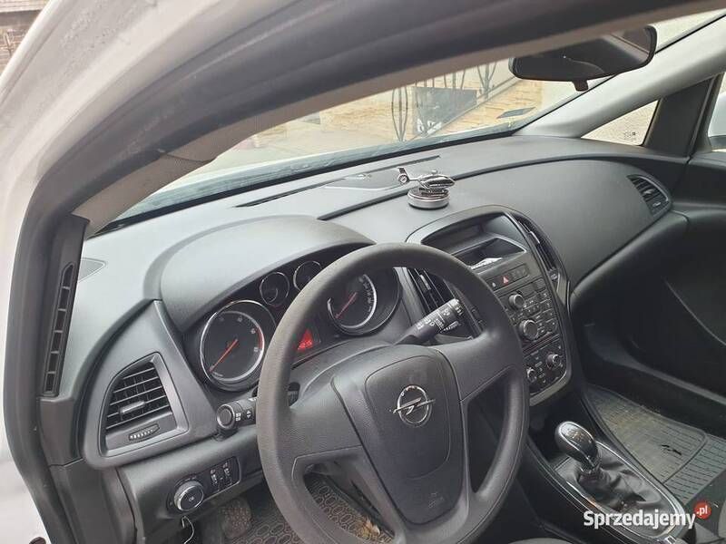 Biały Używany 2014 Opel Astra Hatchback | 19 000 zł (Dobra cena) - Obraz 1/4