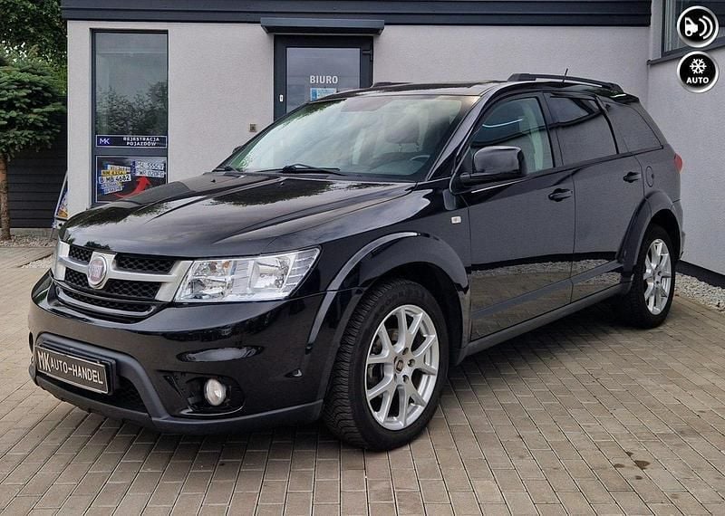Czarny (metalik) Używany 2011 Fiat Freemont SUV | 14 900 zł - Obraz 1/4