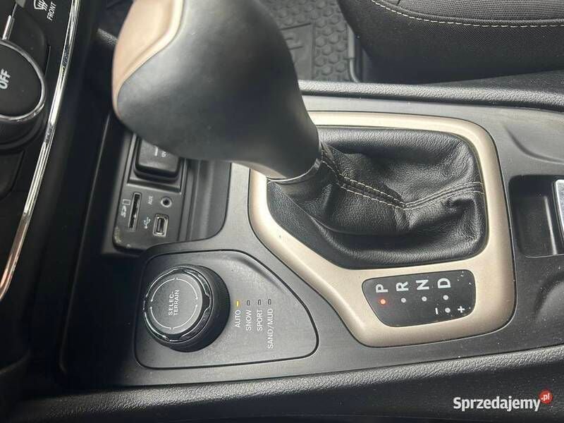 Używany Jeep Cherokee 2016 Czarny SUV