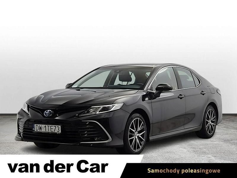 Czarny Używany 2022 Toyota Camry Hybrid Sedan/Limuzyna | 97 900 zł - Obraz 1/4