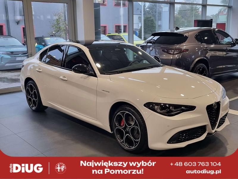 Lakier pastelowy biały alfa white Nowe 2025 Alfa Romeo Giulia Veloce Sedan/Limuzyna | 232 580 zł (Dość drogi) - Obraz 1/4