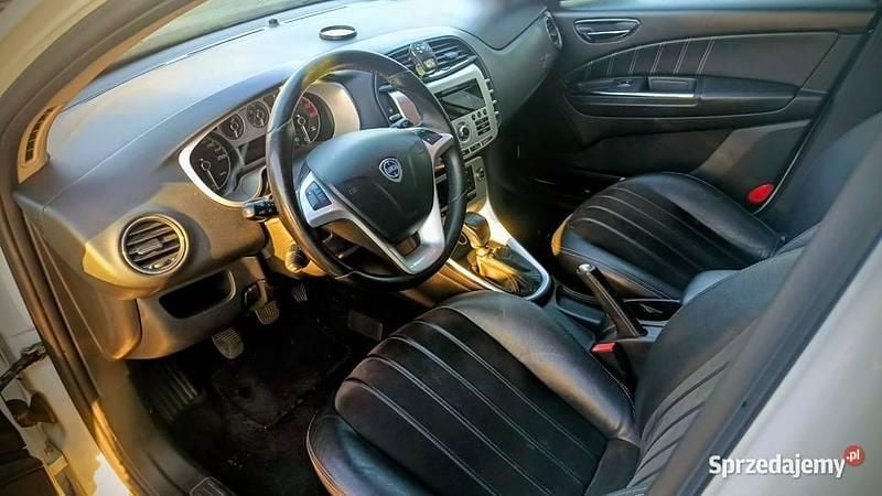 Używany 2009 Lancia Delta Hatchback | 15 500 zł (Uczciwa cena) - Obraz 1/4