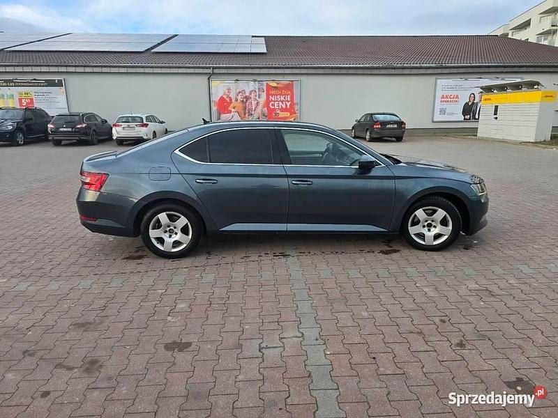 Używany Skoda Superb Ambition 2017 Grafitowy Sedan/Limuzyna