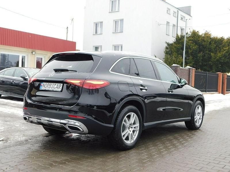 Używany Mercedes GLC200 204 KM (150 kW) 2024 Czarny (metalik) SUV