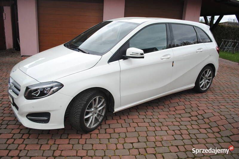 Biały Używany 2017 Mercedes B200 Minivan | 72 000 zł - Obraz 1/4