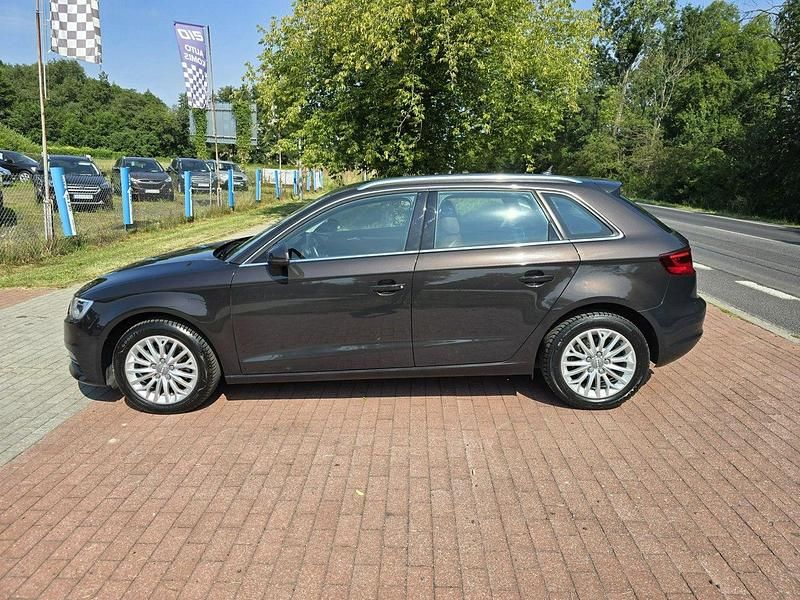 Używany Audi A3 Sportback 110 KM (80 kW) 2015 Brązowy Hatchback