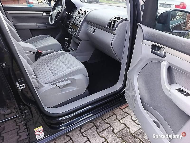 Używany VW Touran 140 KM (102 kW) 2010 Minivan