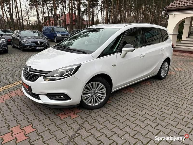 Używany Opel Zafira 140 KM (102 kW) 2017 Biały Minivan