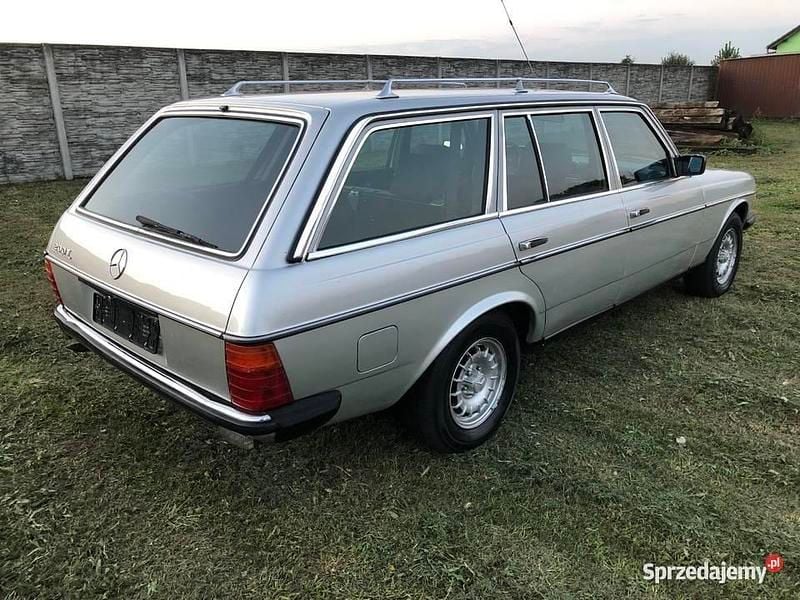 Używany 1982 Mercedes 200 Kombi | 25 900 zł - Obraz 1/4