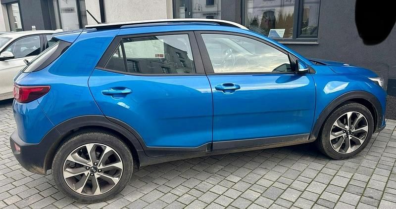 Używany Kia Stonic 100 KM (73 kW) 2020 Niebieski SUV