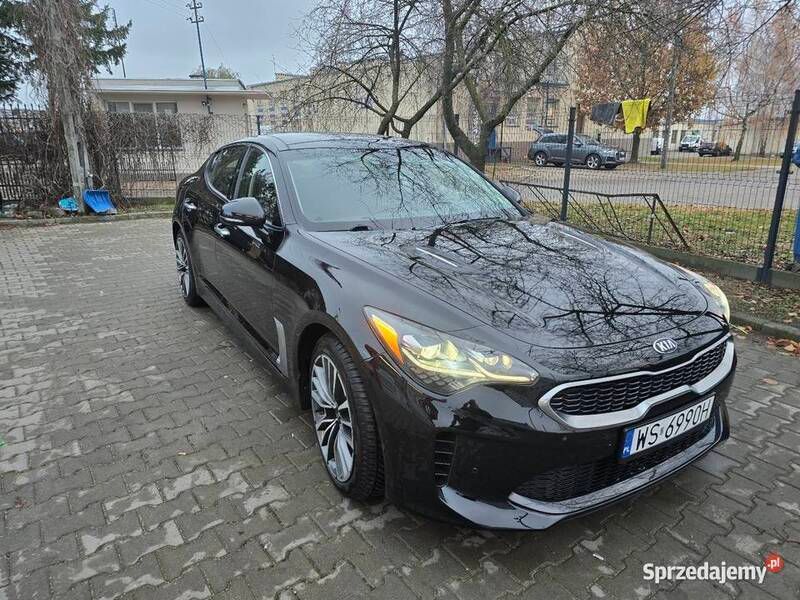 Czarny Używany 2018 Kia Stinger Hatchback | 78 500 zł (Uczciwa cena) - Obraz 1/4