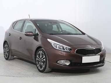 Brązowy Używany 2013 Kia Ceed Hatchback | 41 999 zł (Uczciwa cena) - Obraz 1/4