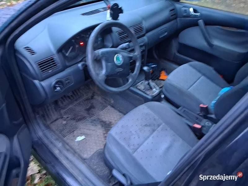 Czarny Używany 2005 Skoda Octavia Sedan/Limuzyna | 3500 zł (Super Cena) - Obraz 1/4